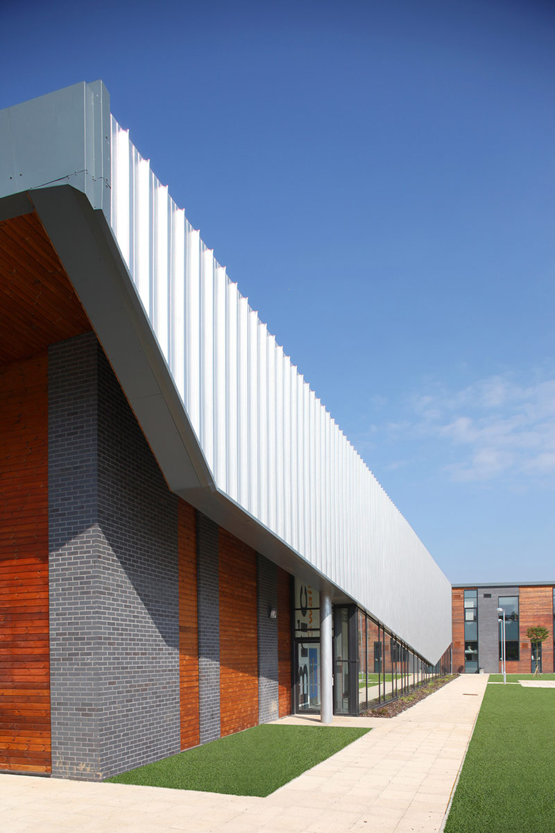 Merthyr College / Vinci Construction